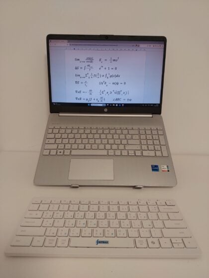 Nitrax Math keyboard connected to a pc via bluetooth